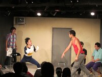 ベジータ対しろうという夢の対決。互角の戦いに会場も大爆笑。