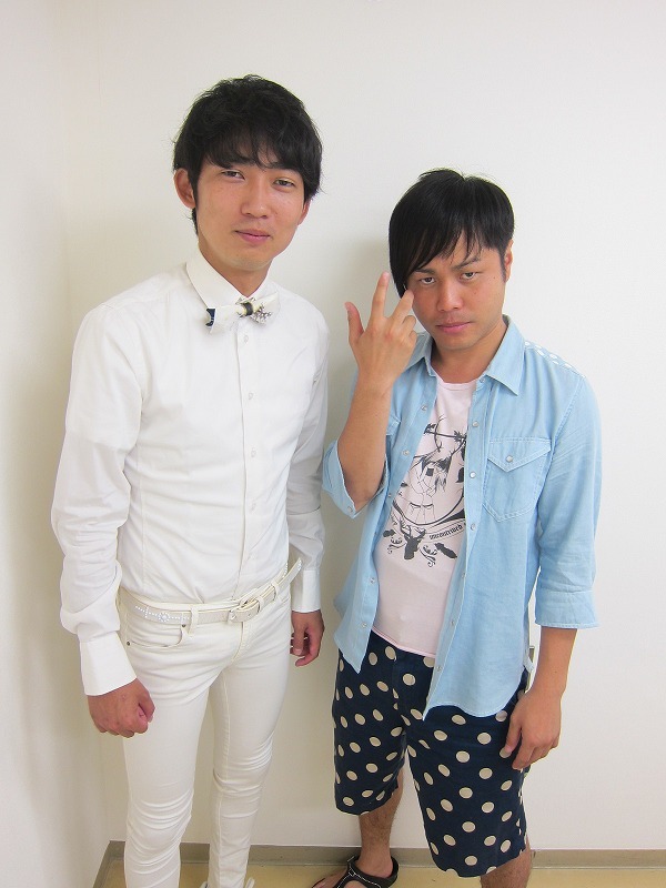 DVD「NON STYLE 12 前編 ～2012年、結成12年を迎えるNON STYLEがやるべき12のこと～」を発売した、目元が凛々しいNON STYLE。