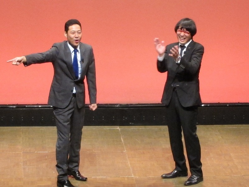 東野幸治と南海キャンディーズ山里のライブ「東野幸治vs山里亮太」。