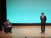 登場からキツい先制をくらった山里は開き直り爆笑トークでお返し。