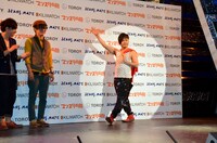 誰よりも自信満々に登場するNON STYLE井上。