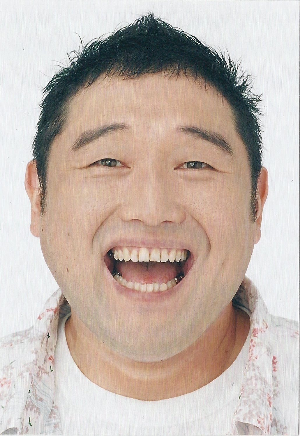 「3時は！ららら♪」（信越放送）の「3カ月えのき氷」企画にて内臓脂肪の数値を下げることに成功したX-GUN西尾。
