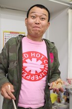 吉本興業創業100周年記念公演「吉本百年物語10月公演『これで誕生！吉本新喜劇』」に出演する千原せいじ。写真は初顔合わせのときのもの。(c)フォトプロ（河村正和）