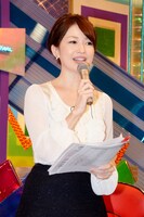 番組アシスタントの松丸友紀（テレビ東京アナウンサー）。