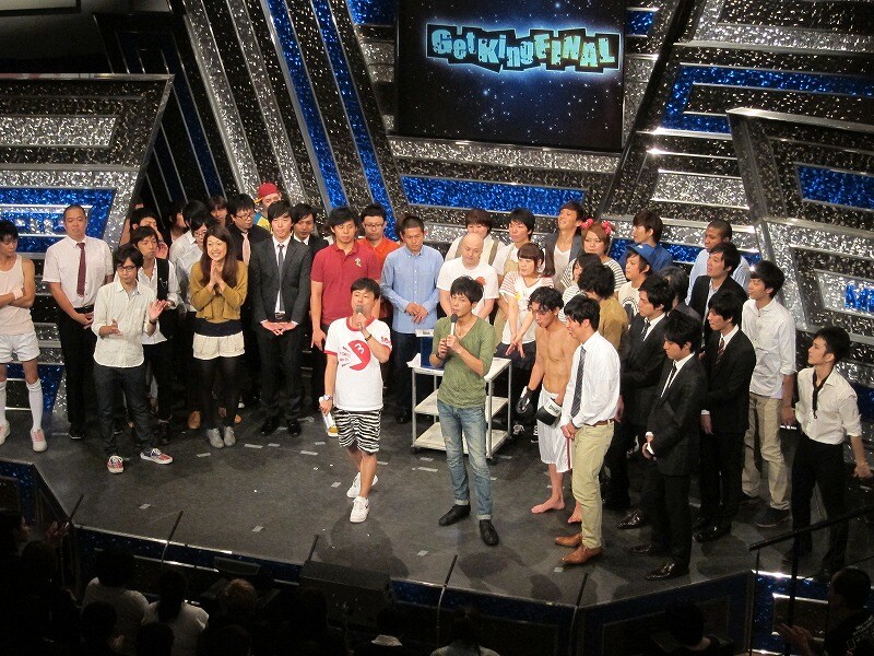 渋谷・ヨシモト∞ホールにて毎月第1日曜日に行われている「GetKingFinal」。司会は次長課長。