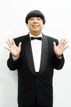 主演を務める連続ドラマ「イロドリヒムラ」へ向けて意気込みを述べたバナナマン日村。