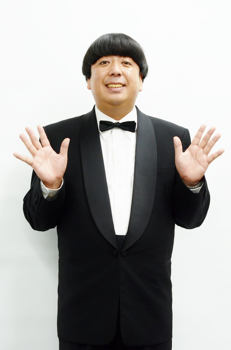 主演を務める連続ドラマ「イロドリヒムラ」へ向けて意気込みを述べたバナナマン日村。