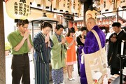 大阪・法善寺にて行われた、吉本興業創業100周年記念公演「吉本百年物語11月公演『深夜のキラ星～スター誕生～』」制作発表会見。(c)吉本興業