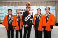 たむらけんじ淡路島観光GM就任会見。(c)吉本興業