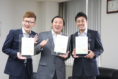 北九州市観光大使に就任したロバート。