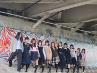 RG先生と制服女生徒たち。