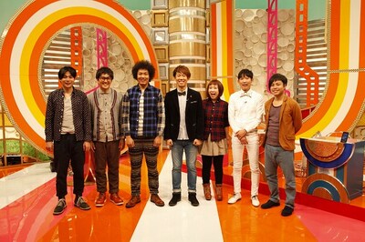 auのWEB動画コンテンツ「つながるTV」第2弾「つながるクイズ」に出演したトータルテンボス、NON STYLE、平成ノブシコブシ、出雲阿国。