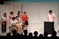 吉本新喜劇女優陣による女性だけの新喜劇「おんなだけでもいいですか？」第1回公演の様子。(c)フォトプロ