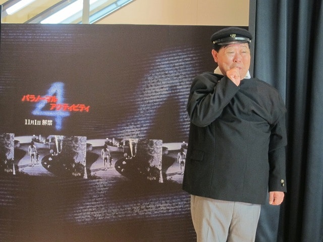 11月1日よりTOHOシネマズ六本木ヒルズほかロードショーとなる映画「パラノーマル・アクティビテイ」のイベントに登場したダチョウ倶楽部・上島。(c)2012 PARAMOUNT ALL RIGHTS RESERVED.