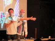 冒頭、「本にサインします」と上田が言うと、「ありがとうございます！」と言った岩崎。上田は思わず「いつまでもHi-Hiのサポートメンバーのつもりでいるなよ！」とツッコミ。