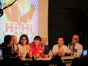 話がどんどん盛り上がり、途中中岡はマイクを置いて聞く姿勢に。