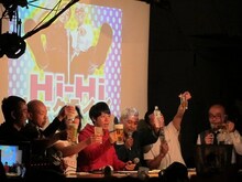 吉本つながり7人の貴重な共演。先輩後輩関係が複雑なだけに、Hi-Hiはロンブーとのタメ口をよく不思議がられるそう。