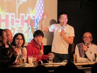 西村の天然エピソードには、上田も小峠も大興奮で観客に熱弁。