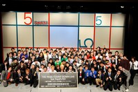 「THE FINAL COUNT DOWN LIVE bye 5upよしもと～前代未聞!!1万人への手渡しチケットLIVE～」の発表会見に登場した芸人達。