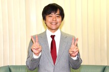 連続ドラマ「高校入試」内のオリジナルCM「NISSAN ドラマinドラマ」に出演しているバカリズム。