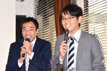 会見のMCを務めたナイツ。