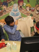 村上が「トレードマークのようなもの」と気に入っているTシャツ。