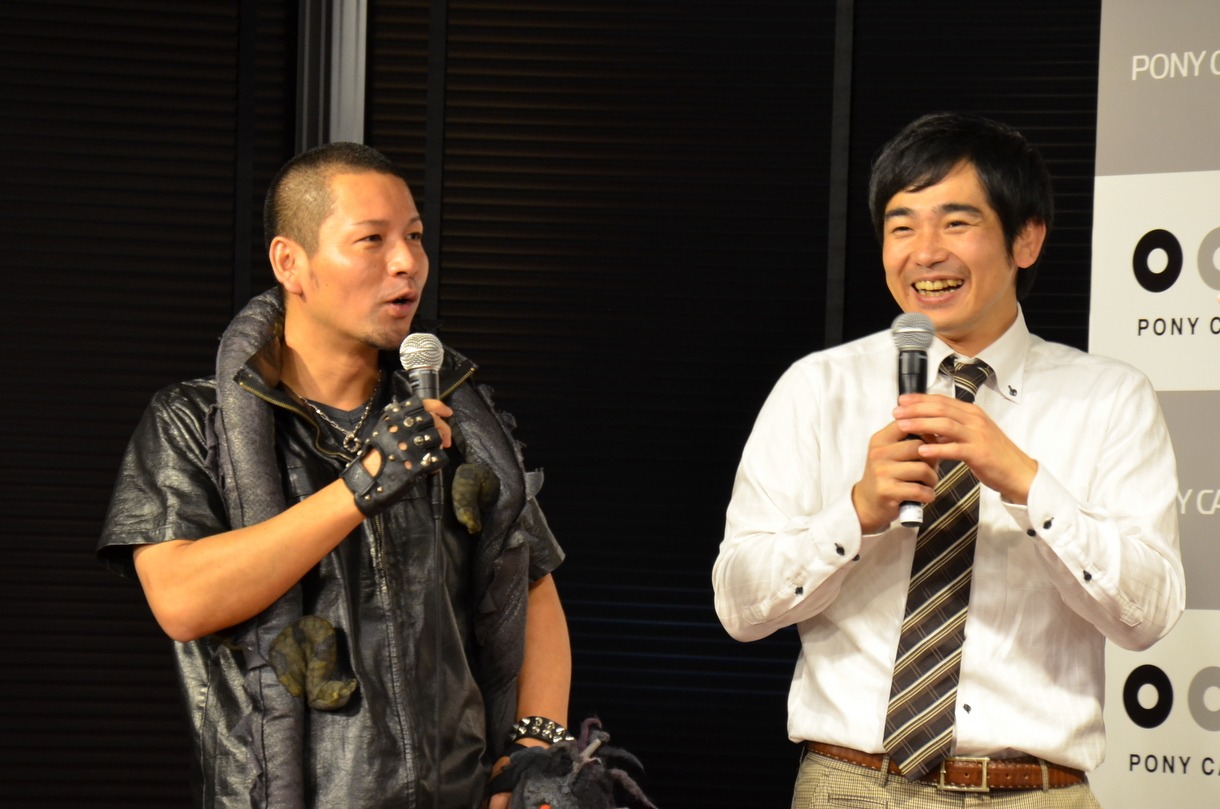 おどおどファミリーの瞬間メタル・タケタリーノ山口（左）とハマカーン浜谷（右）。