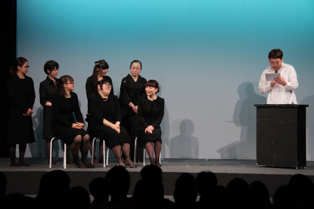 吉本新喜劇女優陣による女だけのプロデュース公演「おんなだけでもいいですか？」第2回公演の様子。(c)フォトプロ