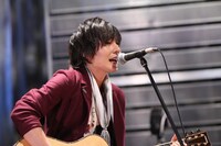 flumpoolの山村隆太。(c)吉本興業