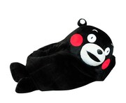 横になるくまモン。