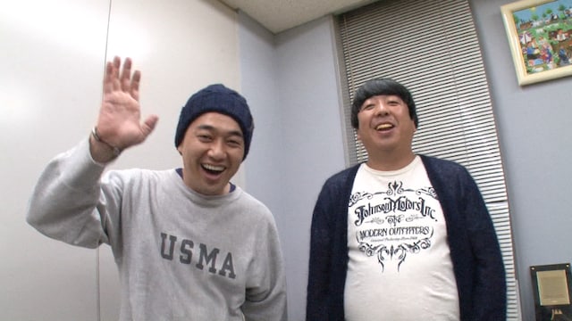 バナナマン日村（右）の主演ドラマ「イロドリヒムラ」第10話（最終話）で監督を務めることが決定したバナナマン設楽（左）。