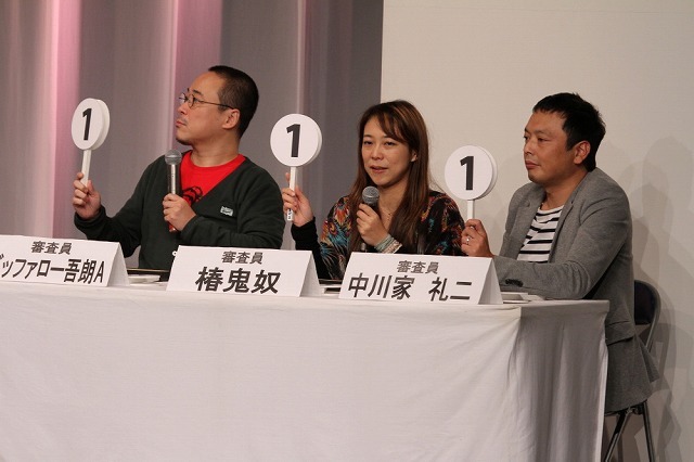 厳しい評価をくだす後輩たち。(c)フォトプロ