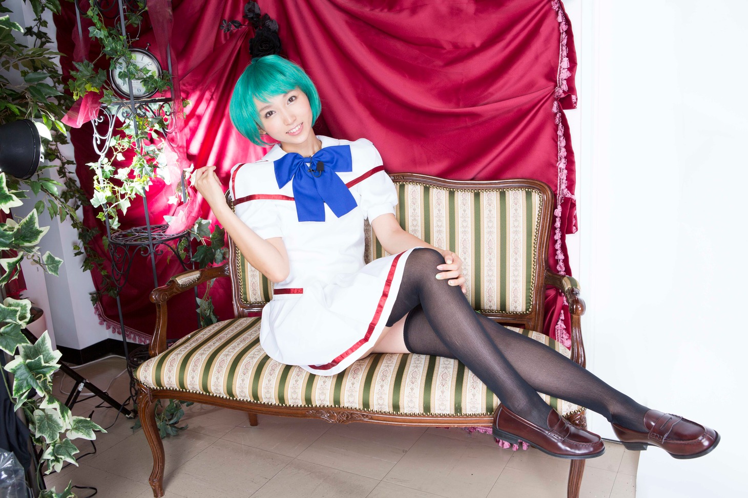 コスプレに挑戦する吉木りさ。(c)ひかりTV