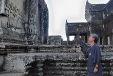 「高田純次のアジアぷらぷら」カンボジア編の一場面。(c)BS12ch TwellV