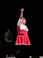 東京・ディファ有明での「glee/グリー シーズン3リリース記念ファン感謝祭」に登場した渡辺直美。