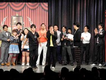 「日清食品 THE MANZAI 2012」本戦サーキット3日目で1位となったオジンオズボーン（中央）。