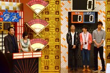 「ワラッタメ天国」のMCを務める（左から）三宅裕司、元NHKアナウンサーの神田愛花と、「タメラー」として新ネタ（研究作品）を披露するパンサー。