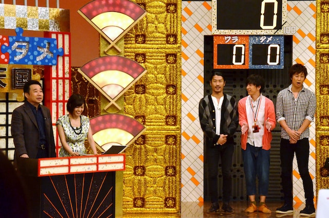 「ワラッタメ天国」のMCを務める（左から）三宅裕司、元NHKアナウンサーの神田愛花と、「タメラー」として新ネタ（研究作品）を披露するパンサー。