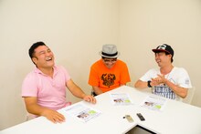 DVD「竹山のやりたい100のこと ～ザキヤマ＆河本のイジリ旅～」発売に際して鼎談を展開した（左から）アンタッチャブル山崎、カンニング竹山、次長課長・河本。