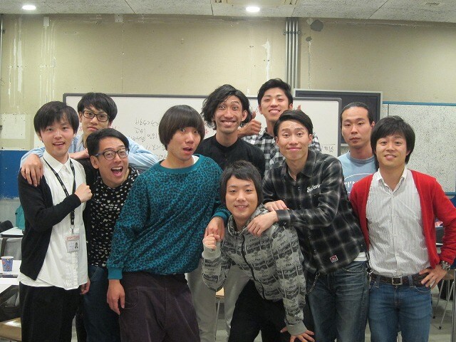 11月14日（水）、東京・SHIBUYA LOOP ANNEXにてライブ「パナマジハリウッド」11月公演を行うパナマジハリウッド。メンバーはダブルウィッシュ、ざしきわらし、ぼくのユリゲラー、やさしいズ、メルボルン。