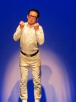 始めてピンネタを作ったひぐち君。当初この1人芝居はパントマイムでやろうとしたそうだが、マイムが下手すぎてセリフ付きに変更。