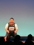 Twiiterの気になるつぶやきを叫んだ山田ルイ53世。