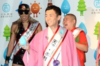 再生可能エネルギーの「中小規模水力発電担当」天津・木村。