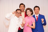 吉本興業創業100周年記念公演「吉本百年物語12月公演『日本全国、テレビで遊ぼ』」の会見に出席した矢野・兵動・矢野、石田靖、瀬戸カトリーヌ、西川忠志（左から）。