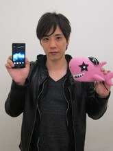 ドコモの新サービス「しゃべってキャラ」の「よしもと芸人しゃベキャラ」に参加したライセンス藤原。「よしもと芸人しゃベキャラ」は、よしもと芸人の動画配信サイト・JOOKEYにて販売中。