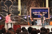 先月生放送された「サタデーナイトライブJPN」の一場面。(c)吉本興業/フジテレビ