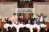 先月生放送された「サタデーナイトライブJPN」の一場面。(c)吉本興業/フジテレビ