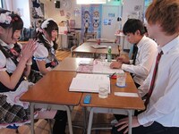 ライブでの印象を良くしようとメイド達にアピール。