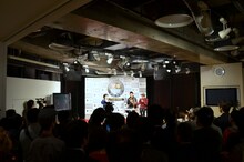 「おぎやはぎの愛車遍歴 NO CAR,NO LIFE!」DVD発売記念イベントの模様。