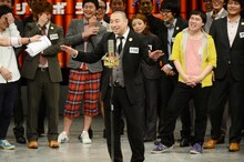 エンディングのフリータイムで「利きあるある」に挑戦するも不発に終わったレイザーラモンRG（中央）。